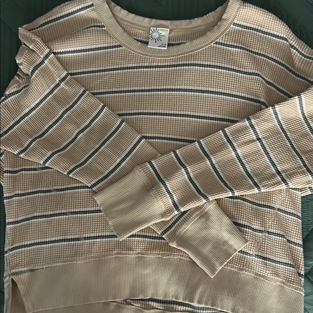 Aerie Tan and Black Crew Neck Sweater with Ribbed Knit